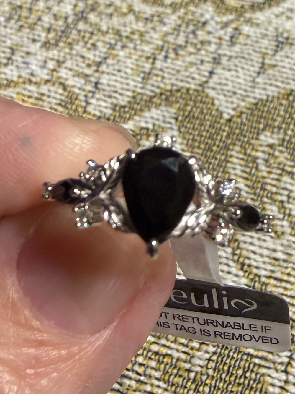 GORGEOUS NWT RING – SIZE 7.5 💍